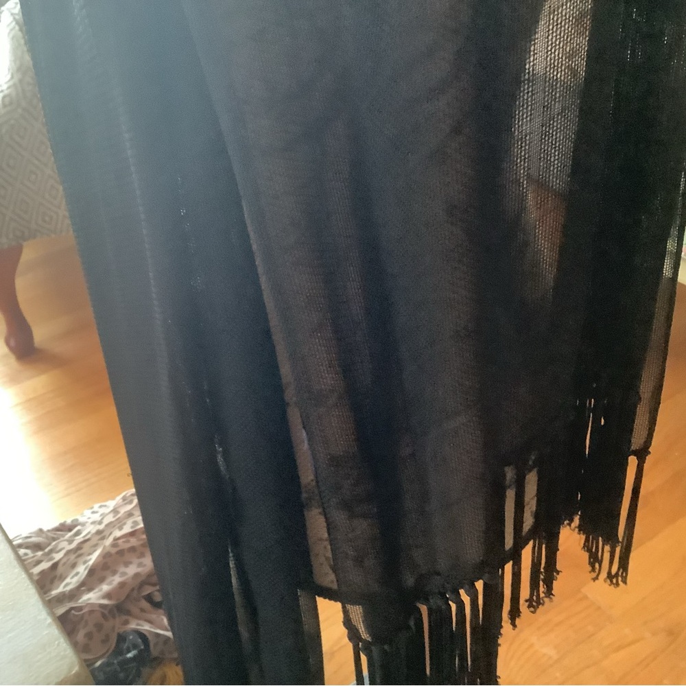 💚Stylish black scarf or wrap..